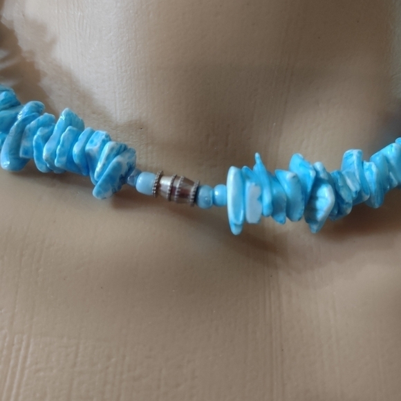 Blue women's shell necklace - Picture 4 of 4